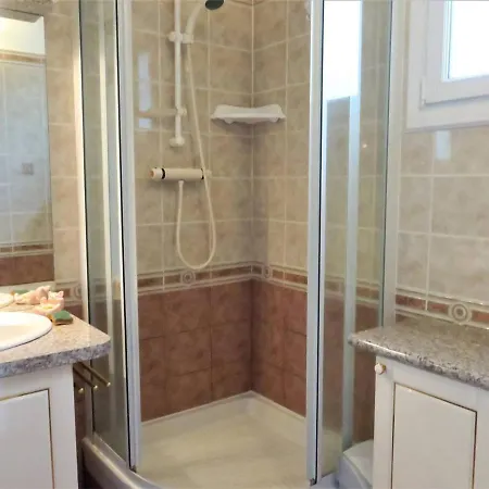 Holiday home Maison Avec Jardin, Veranda, Wifi, A 2 Km Du Port De Perros-guirec, St Quay-perros - Fr-1-368-313 *